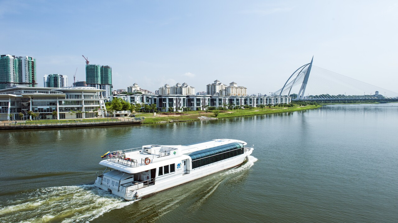 [쿠알라룸푸르]푸트라자야 관광 및 크루즈 투어 (쿠알라룸푸르 출발)